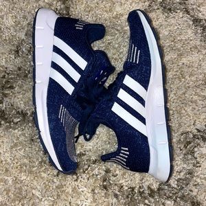 Navy Blue Youth 4.5 Adidas Swift Run